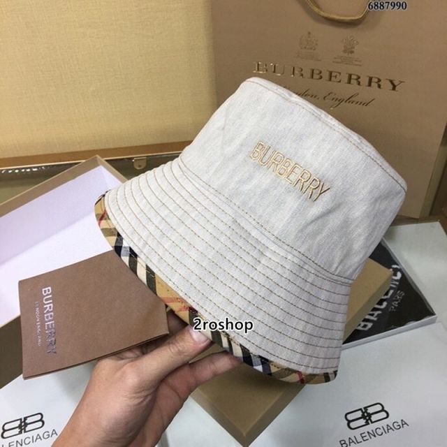 버버리버킷햇화이트