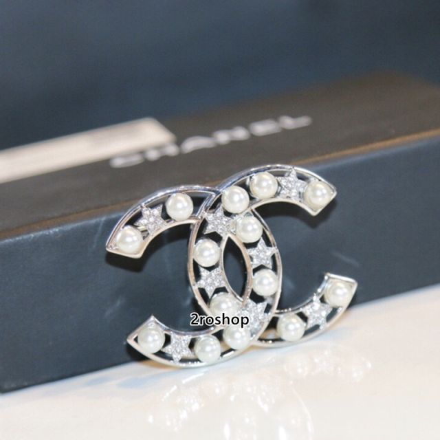 CHANEL 브로치