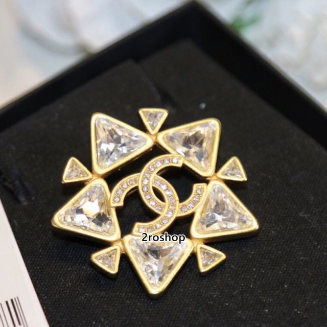 CHANEL 브로치