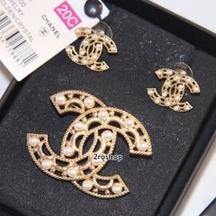 CHANEL 브로치