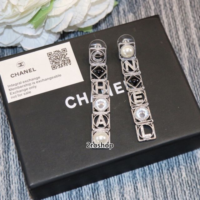 CHANEL 피어싱