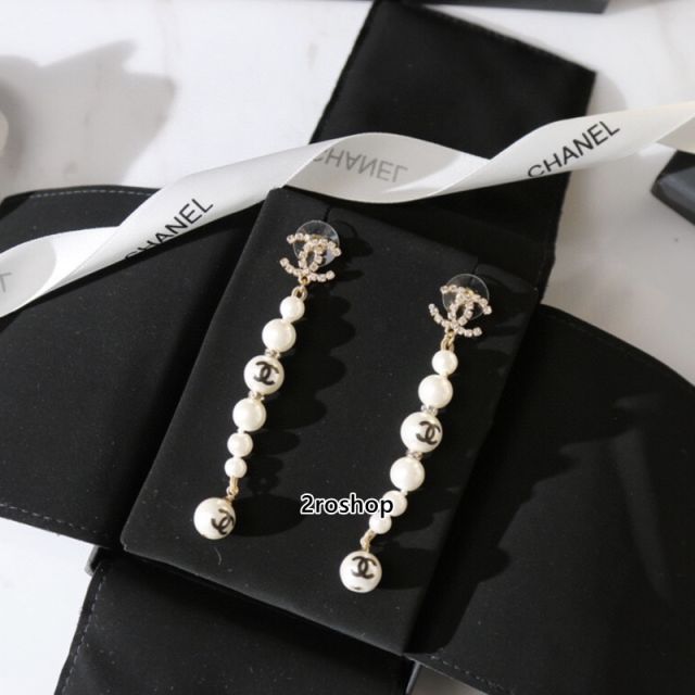 CHANEL 피어싱