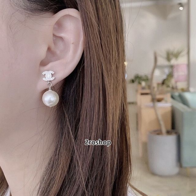 CHANEL 피어싱