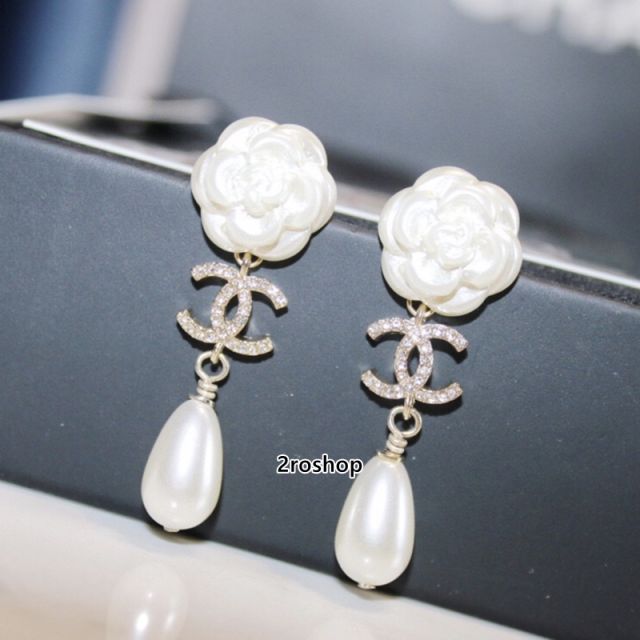 CHANEL 피어싱