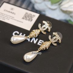 CHANEL 피어싱