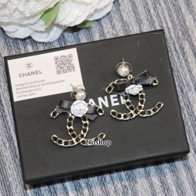 CHANEL 피어싱