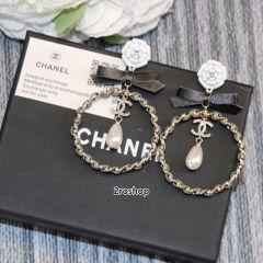 CHANEL 피어싱