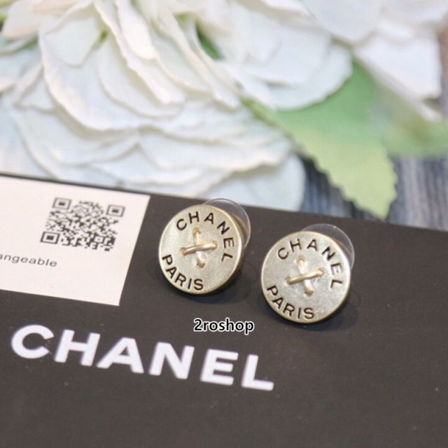 CHANEL 피어싱