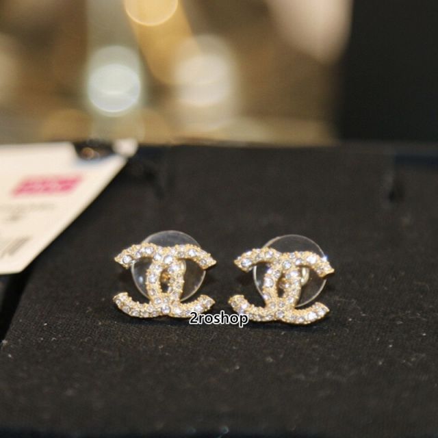CHANEL 피어싱