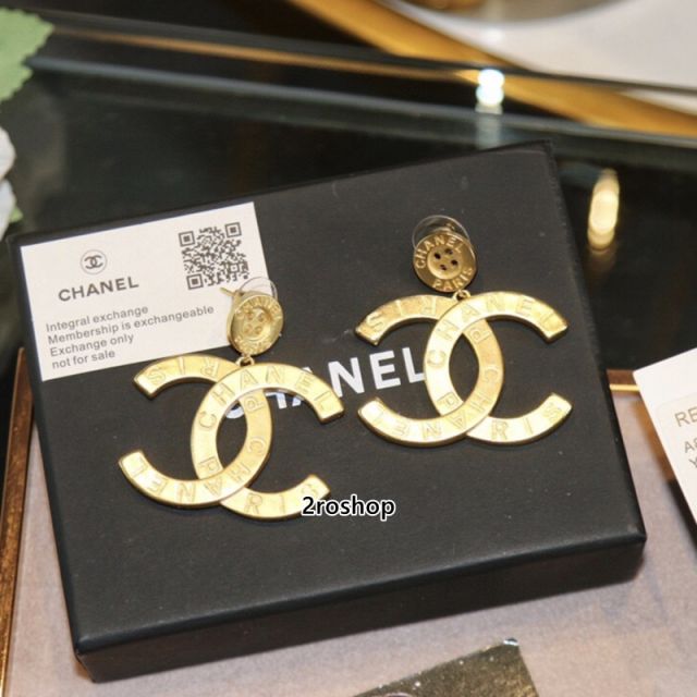CHANEL 피어싱
