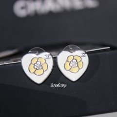 CHANEL 피어싱