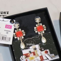 CHANEL 피어싱