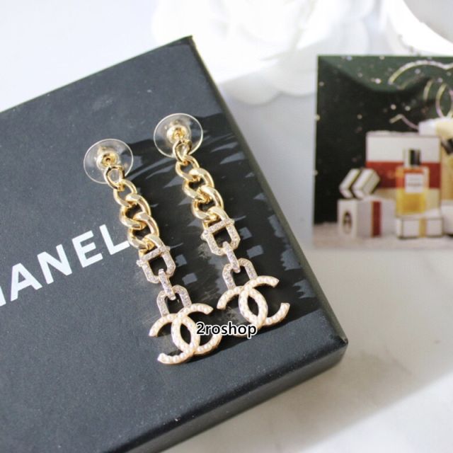 CHANEL 피어싱