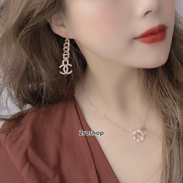 CHANEL 피어싱