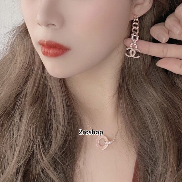 CHANEL 피어싱