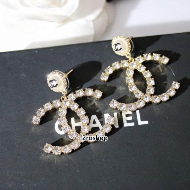 CHANEL 피어싱