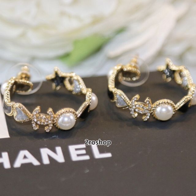 CHANEL피어싱