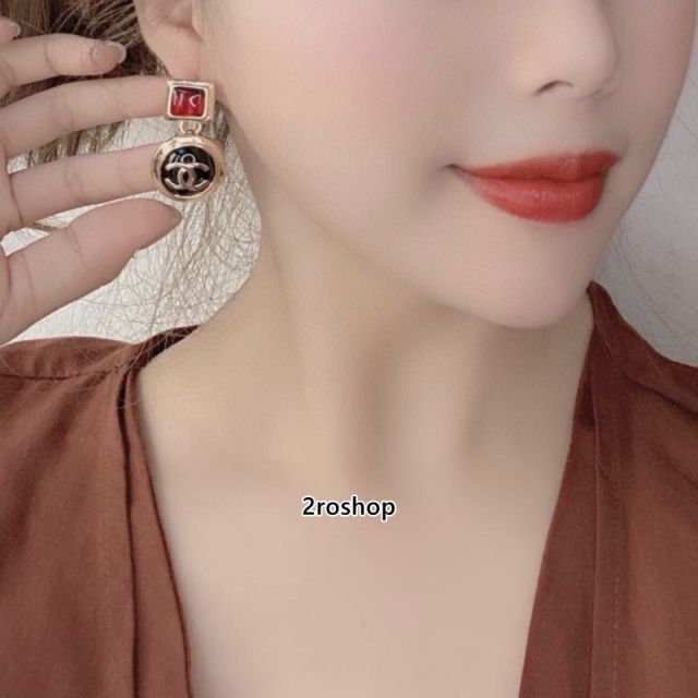 CHANEL 피어싱