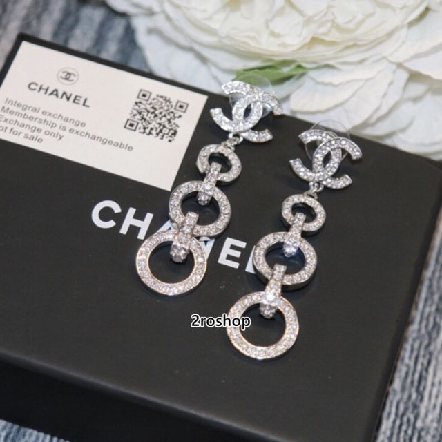 CHANEL 피어싱