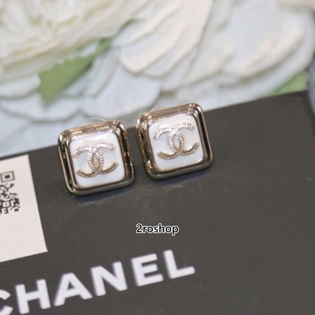 CHANEL피어싱