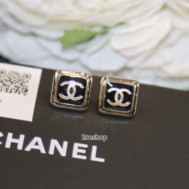 CHANEL피어싱