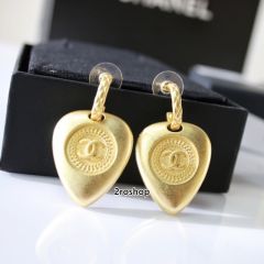 CHANEL 피어싱