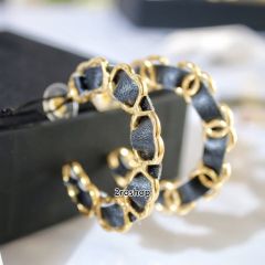 CHANEL 피어싱