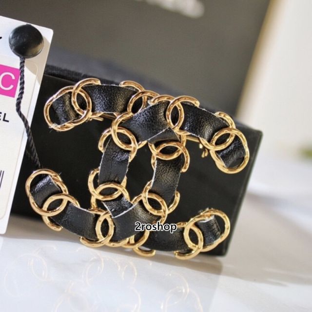 CHANEL 브로치