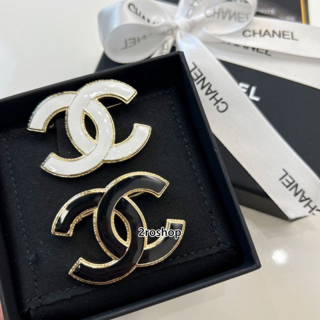 CHANEL 브로치