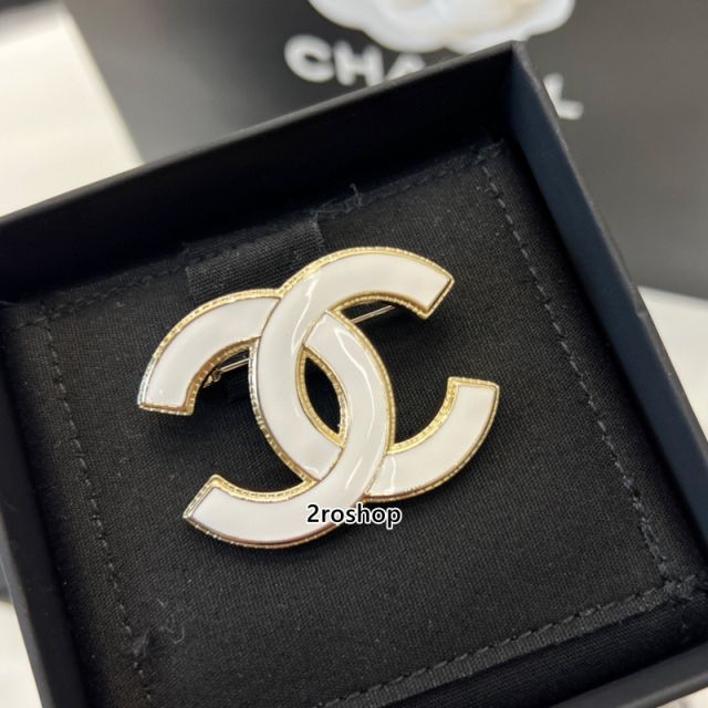 CHANEL 브로치