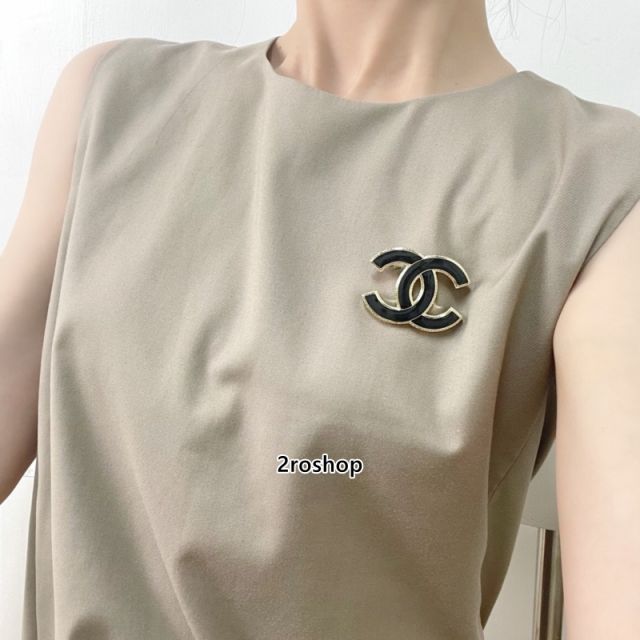 CHANEL 브로치
