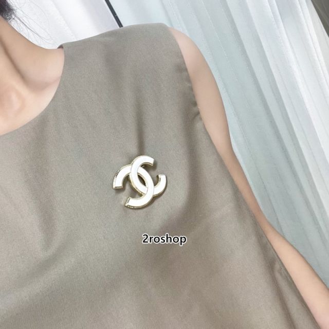 CHANEL 브로치