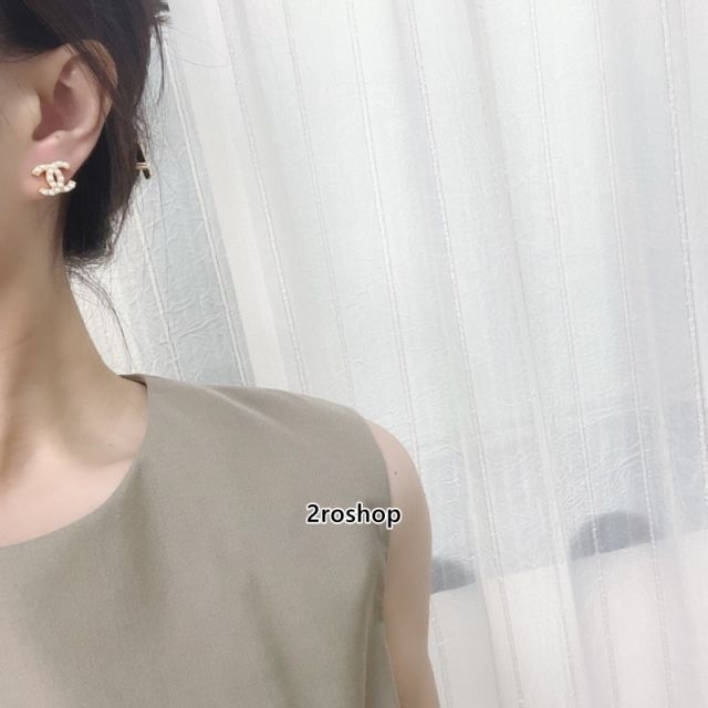 CHANEL 피어싱