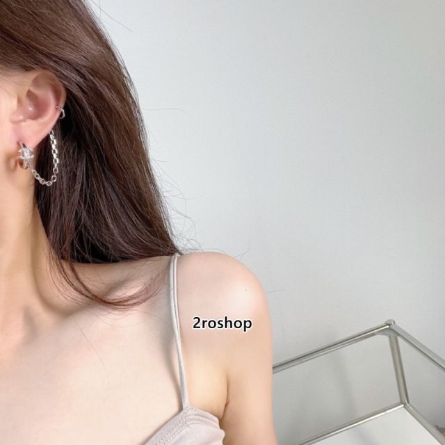 CHANEL 피어싱
