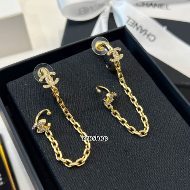 CHANEL 피어싱