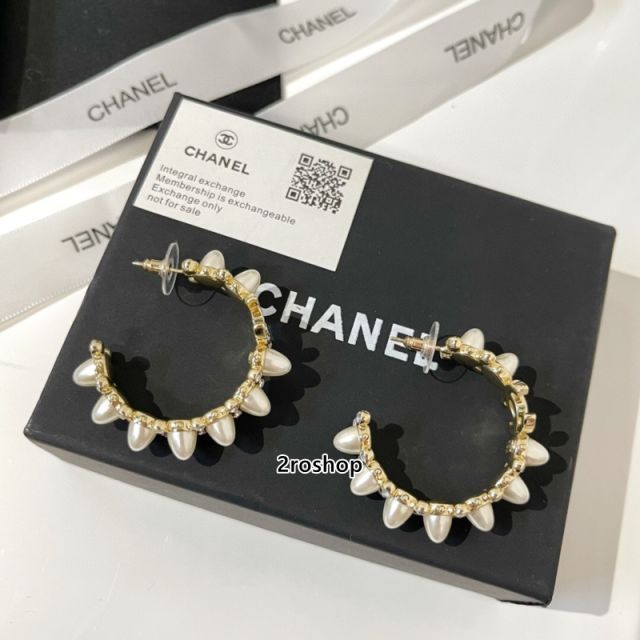 CHANEL 피어싱