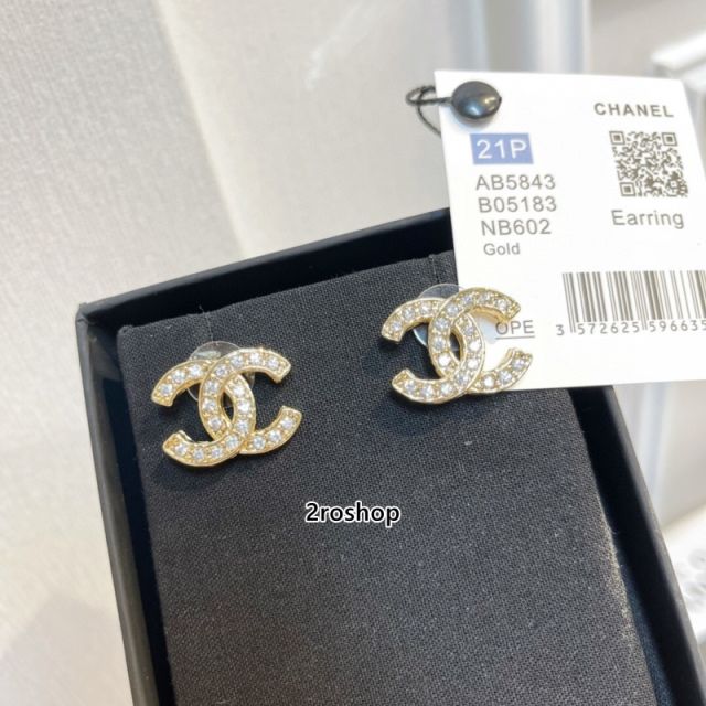 CHANEL 피어싱