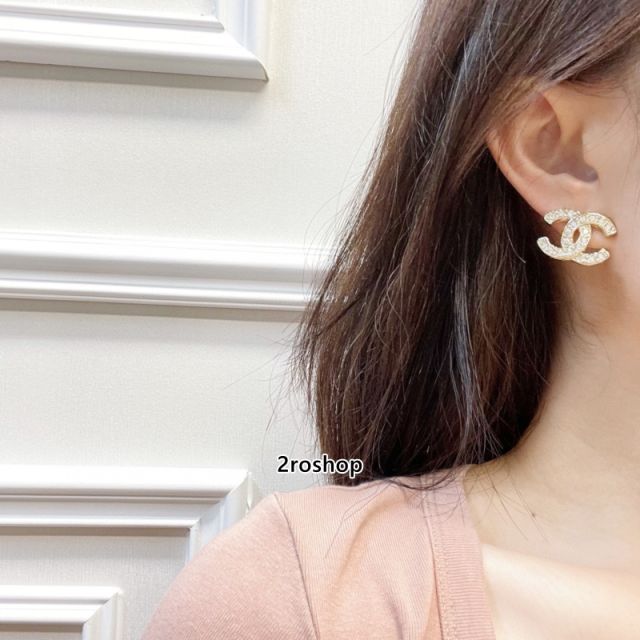CHANEL 피어싱