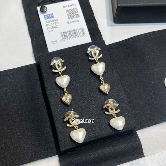 CHANEL 피어싱