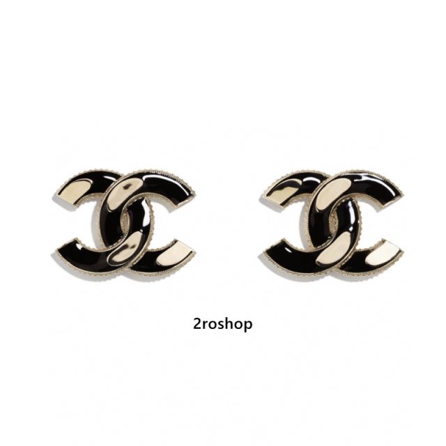 CHANEL 피어싱