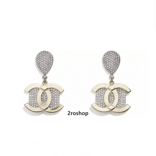 CHANEL 피어싱