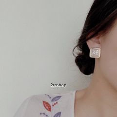 CHANEL 피어싱