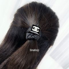CHANEL 머리끈