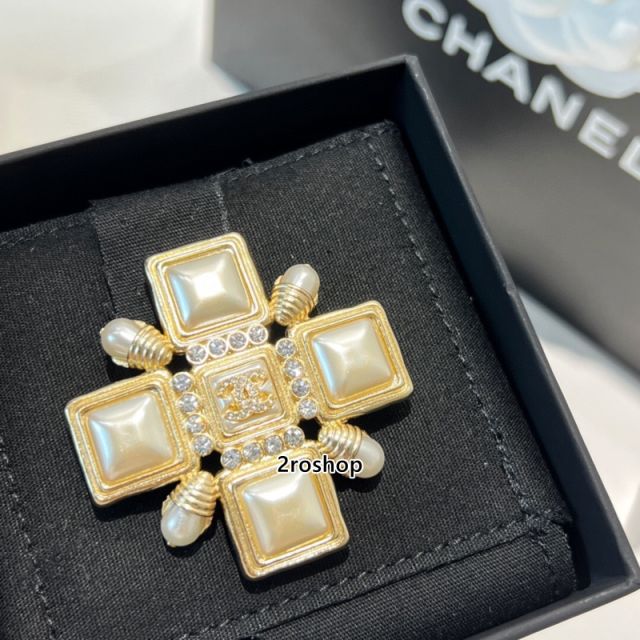 CHANEL 브로치