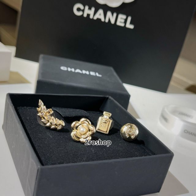 CHANEL 피어싱