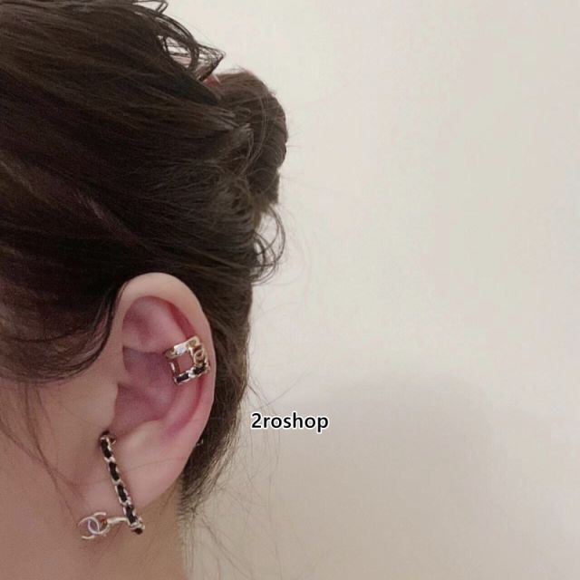 CHANEL 피어싱