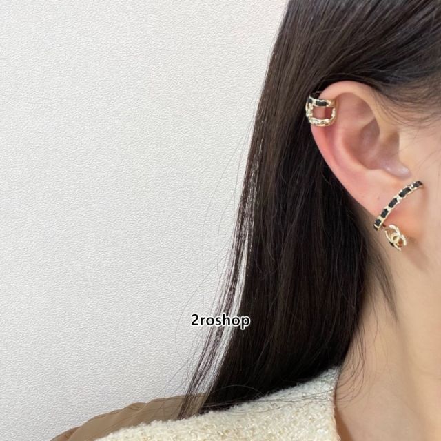 CHANEL 피어싱