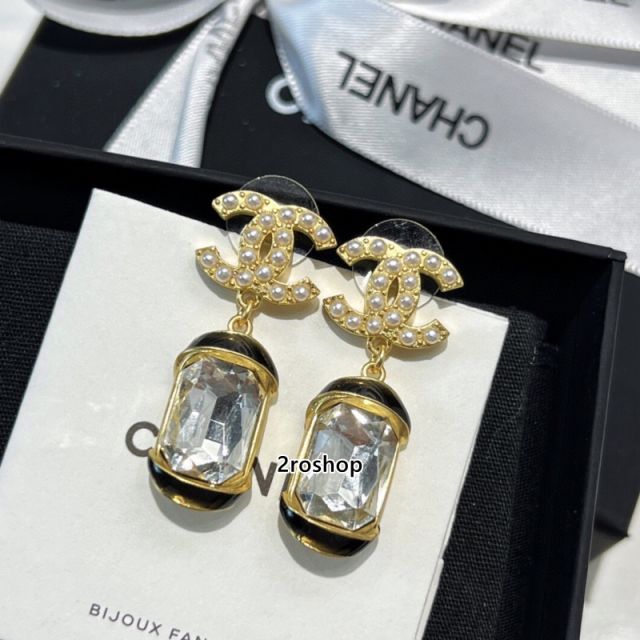CHANEL 피어싱