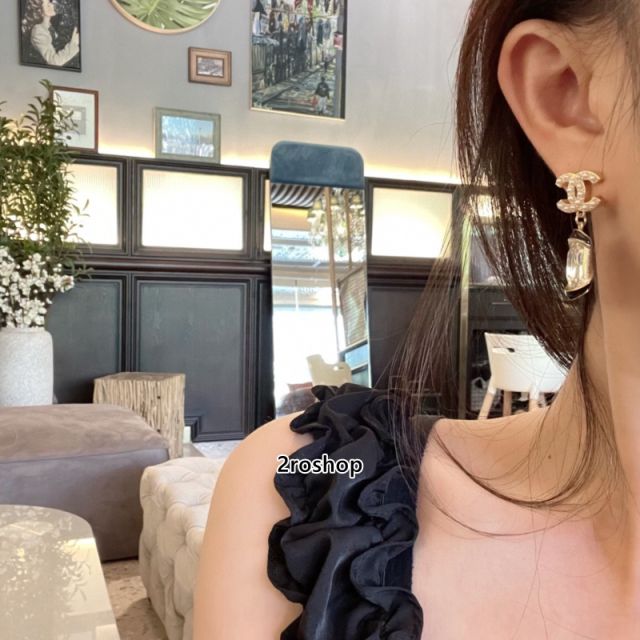 CHANEL 피어싱