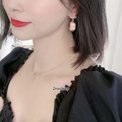 CHANEL 피어싱